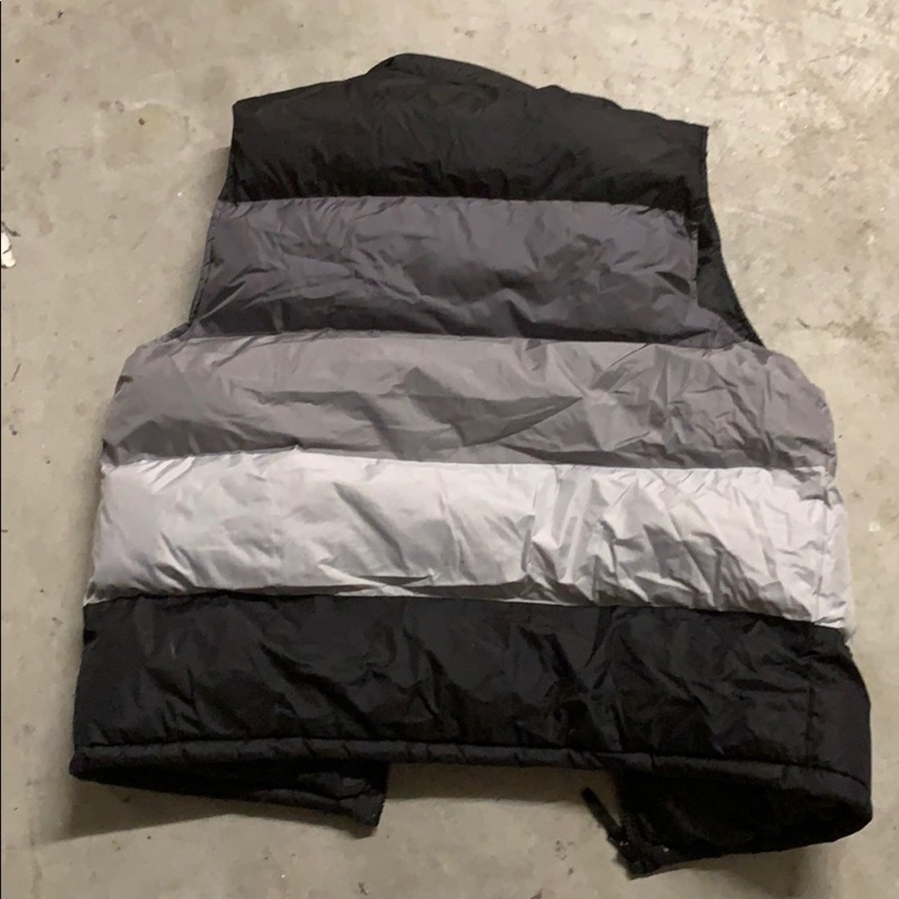 Vest - Picture 3 of 3